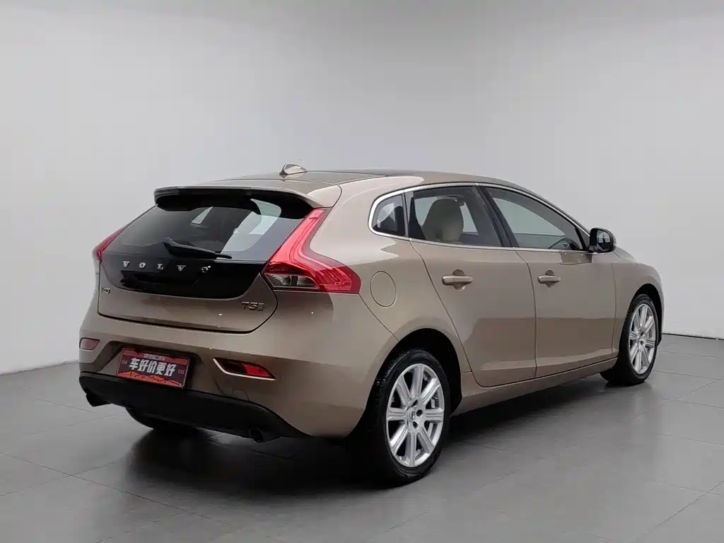 Volvo V40 — миниатюра 2