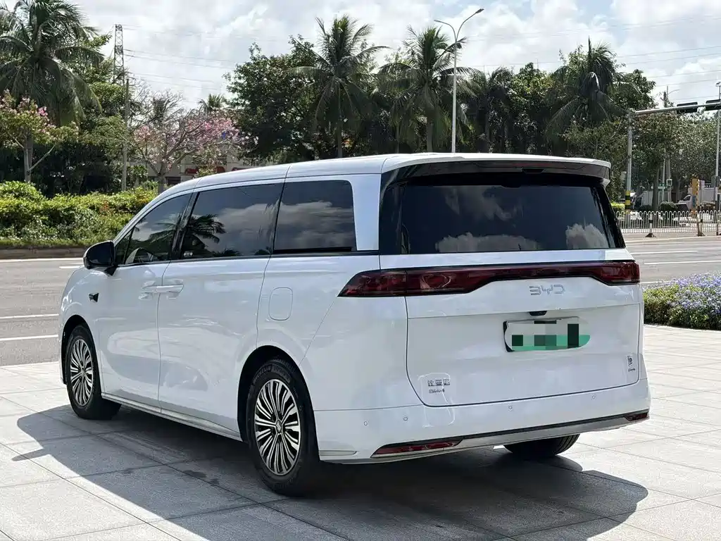 BYD Xia — миниатюра 10