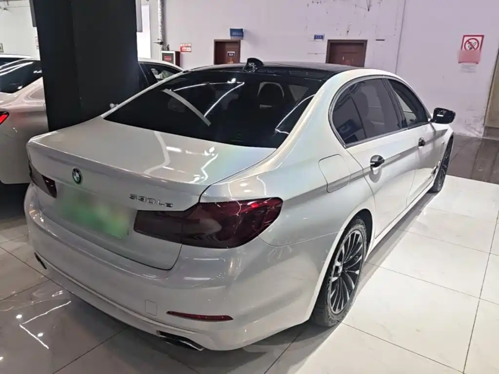 BMW 5 Series New Energy — миниатюра 7