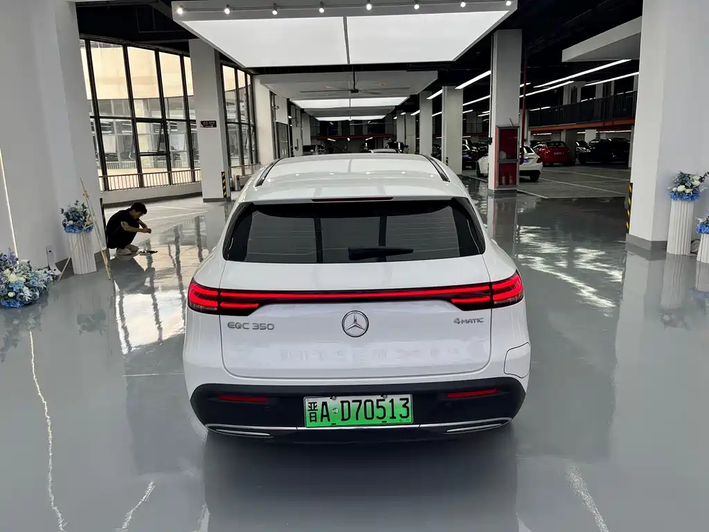 Mercedes-Benz EQC — миниатюра 10