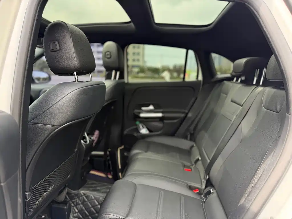 Mercedes-Benz GLA — миниатюра 10