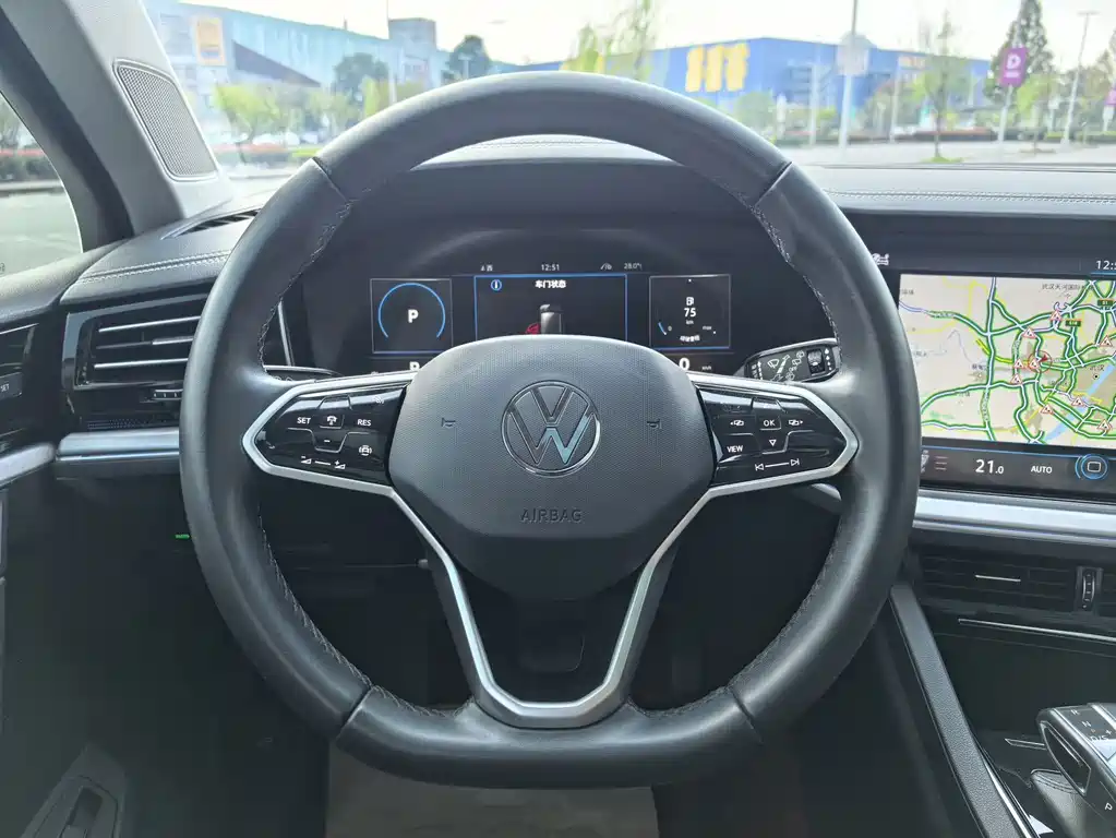 Volkswagen Touareg — миниатюра 12