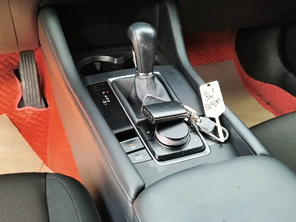 Mazda 3 Axela — миниатюра 14