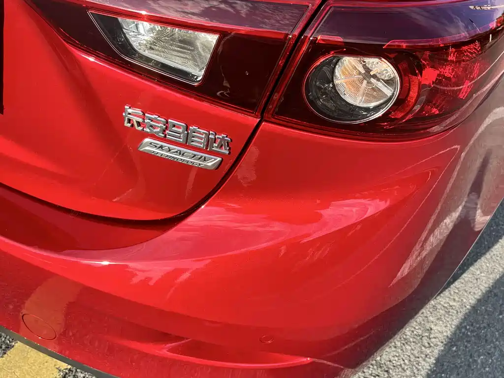 Mazda 3 Axela - фото 17