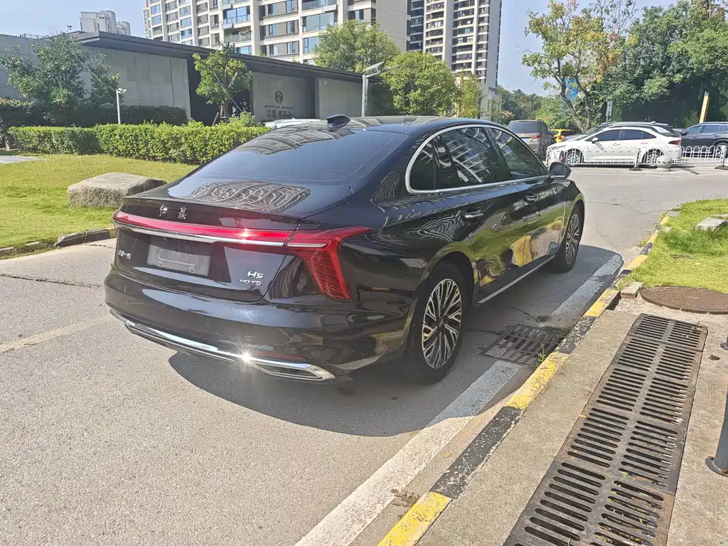 Hongqi Hongqi H5 — миниатюра 7