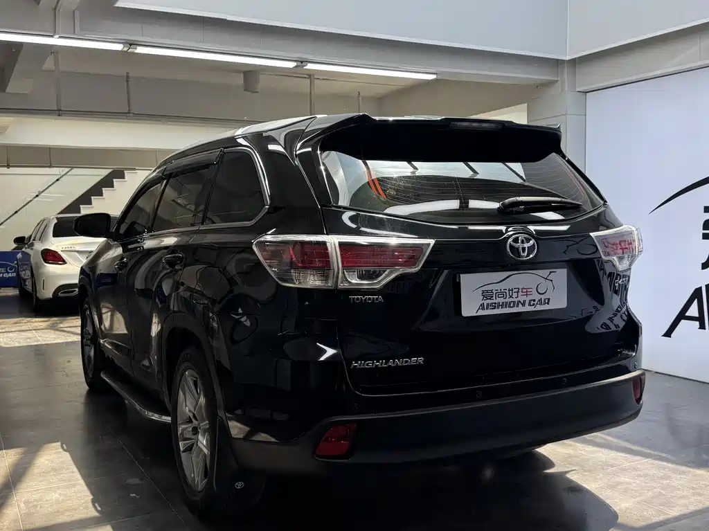 Toyota Highlander 2017 2.0T Luxury 7 мест