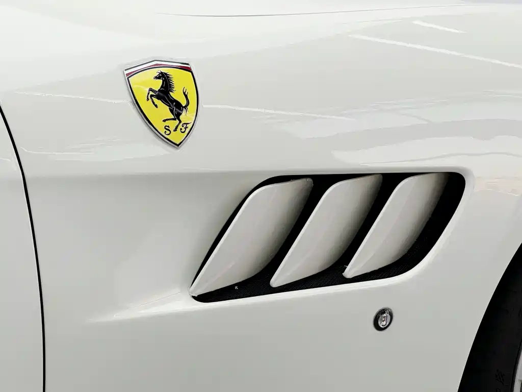 FERRARI GTC4LUSSO