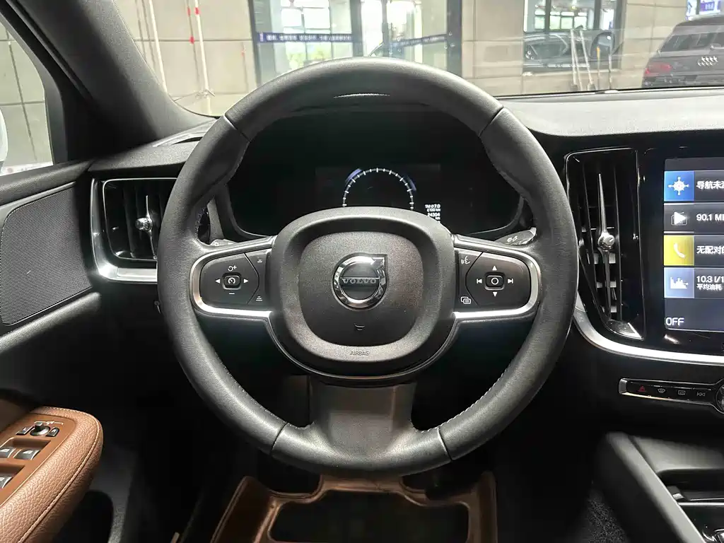 Volvo S60 2022 B4 Luxury