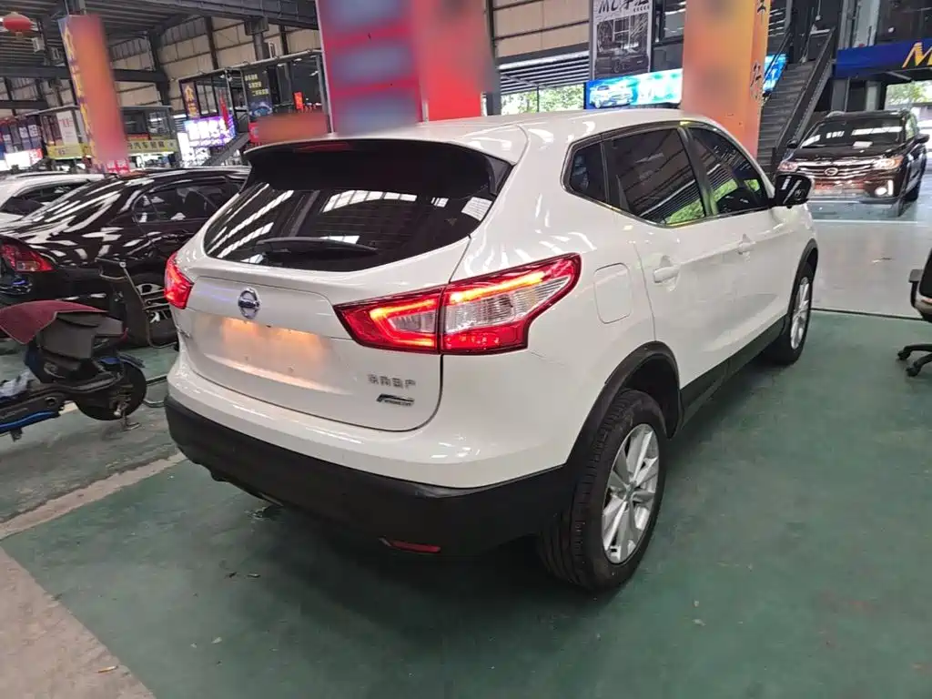 Nissan Qashqai — миниатюра 7