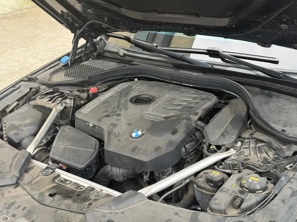 BMW 5 Series — миниатюра 2