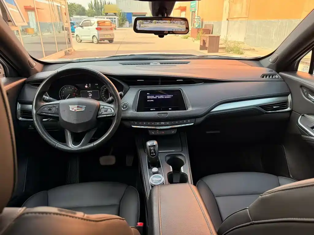 Cadillac XT4 — миниатюра 8