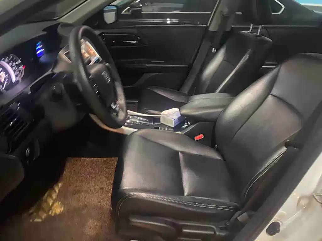 Honda Accord — миниатюра 8