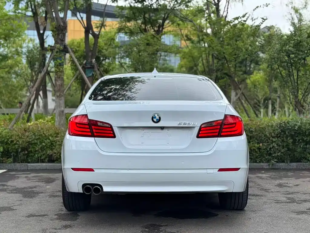 BMW 5 Series 5 2011 523Li Lead