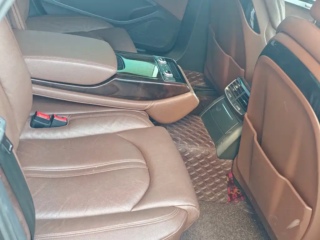 Audi A8 — миниатюра 5