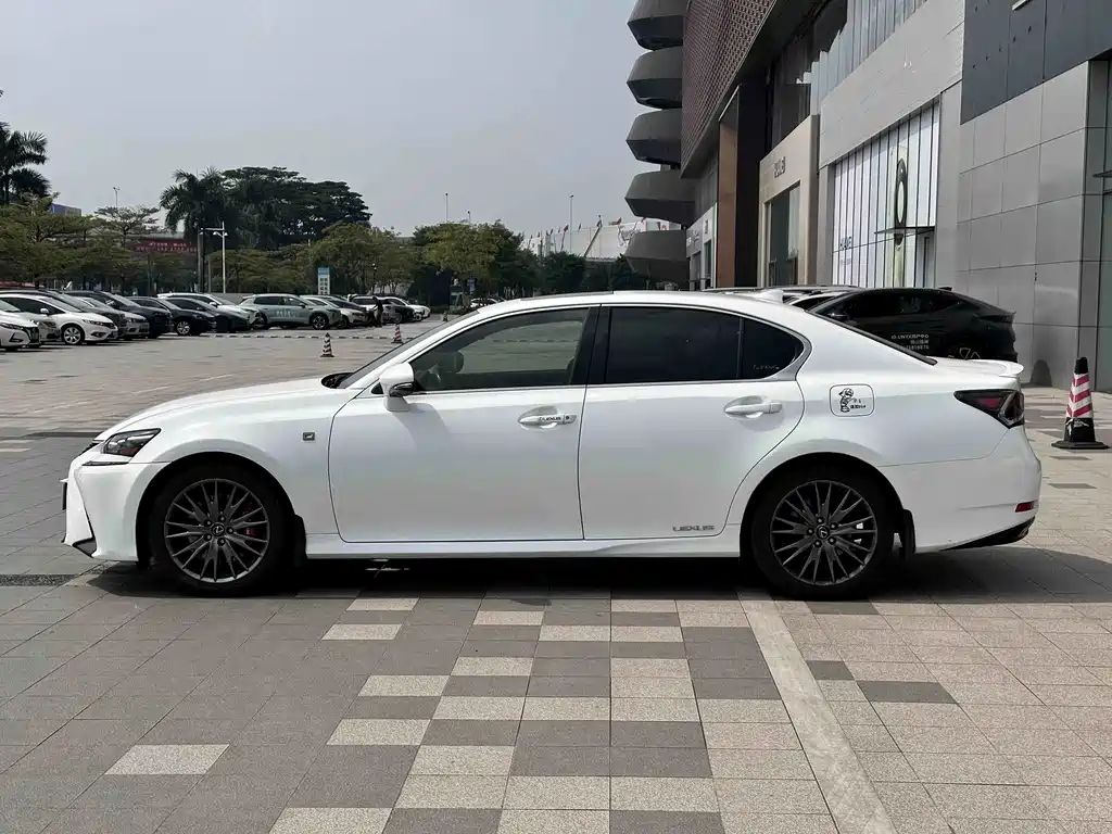 Lexus GS — миниатюра 9