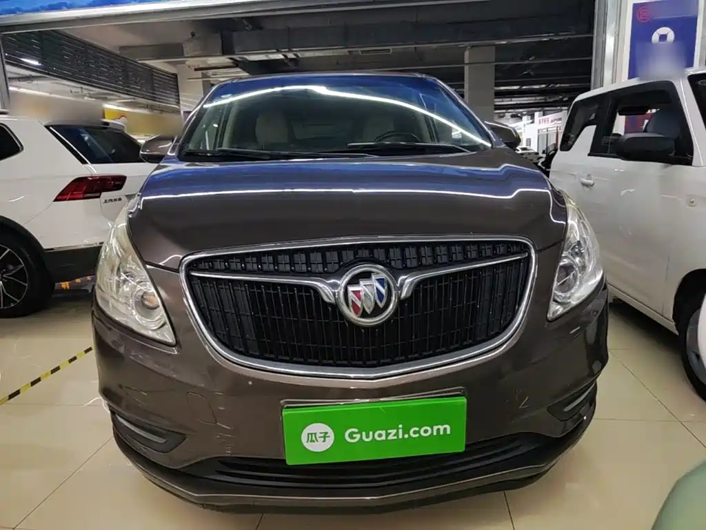 Buick GL8 — миниатюра 3