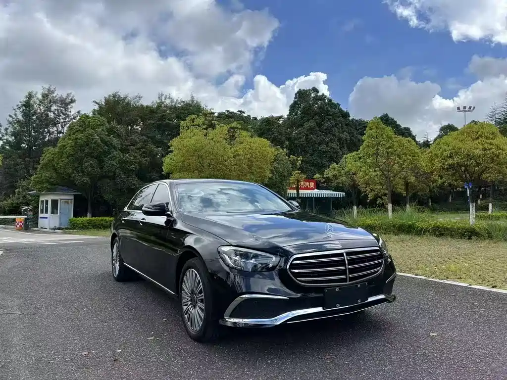 MERCEDES BENZ E CLASS