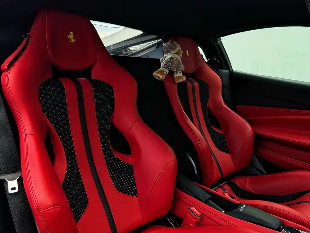 Ferrari F8 — миниатюра 11