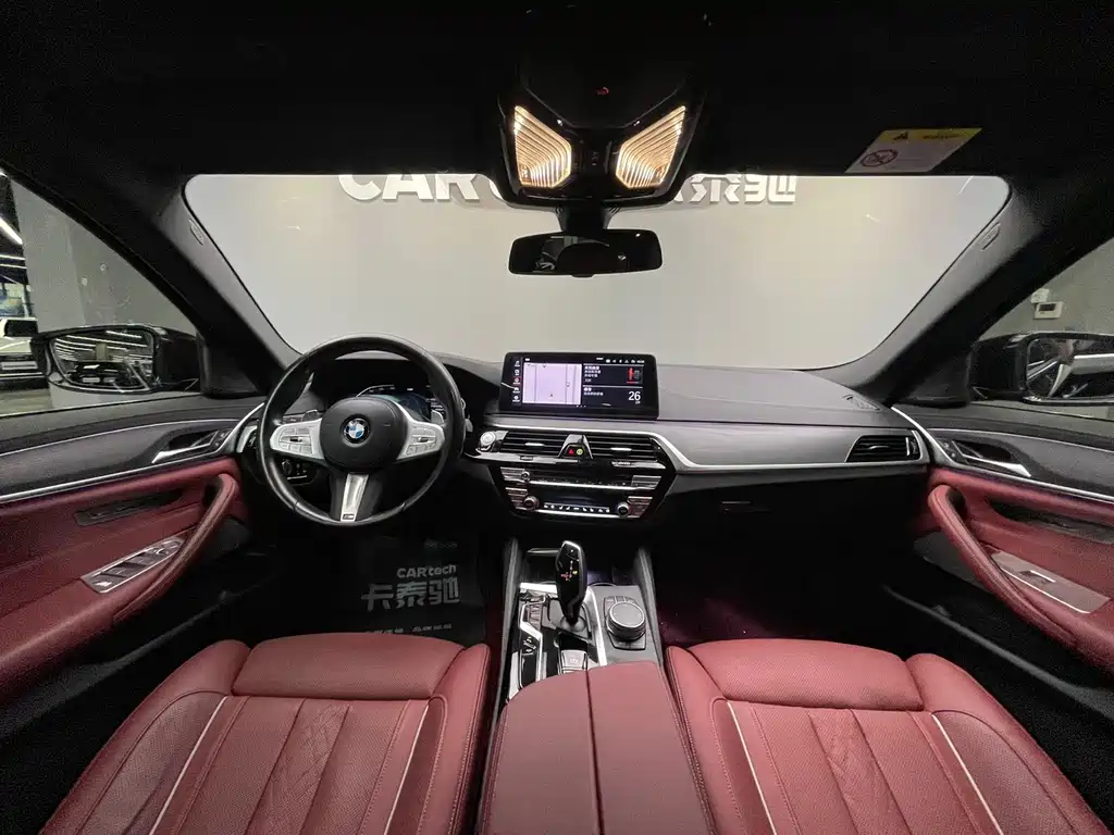 BMW 5 Series — миниатюра 7