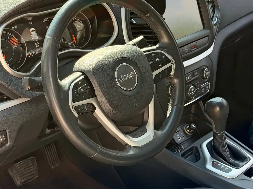 Jeep Cherokee — миниатюра 19