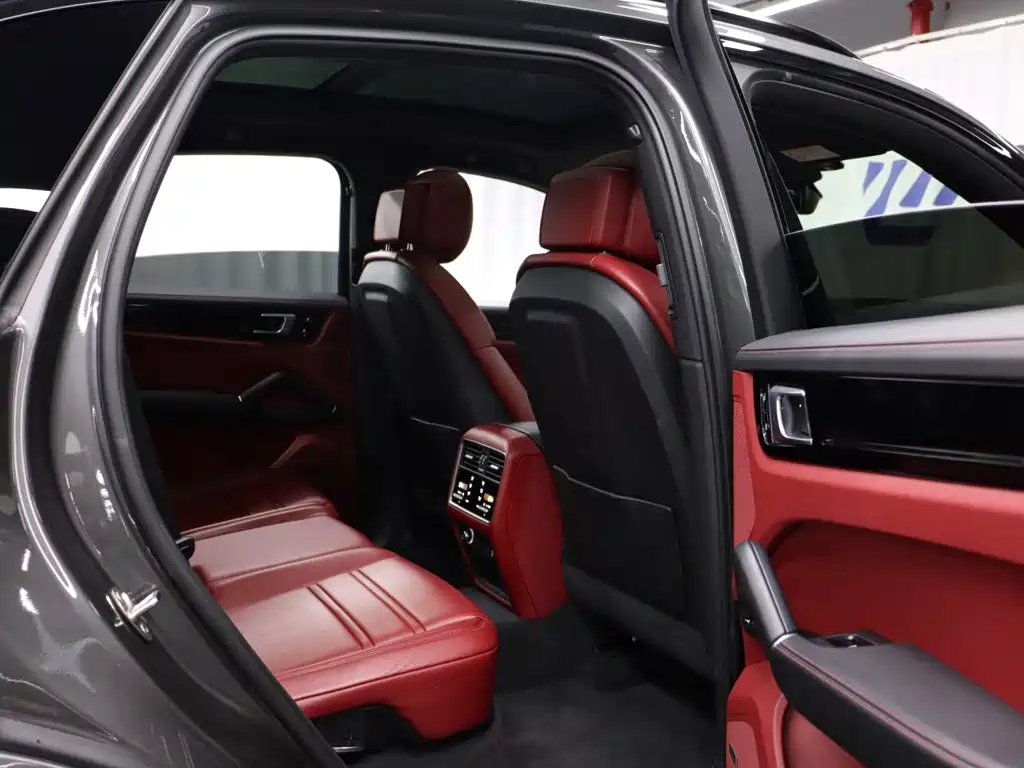 Porsche Cayenne — миниатюра 31