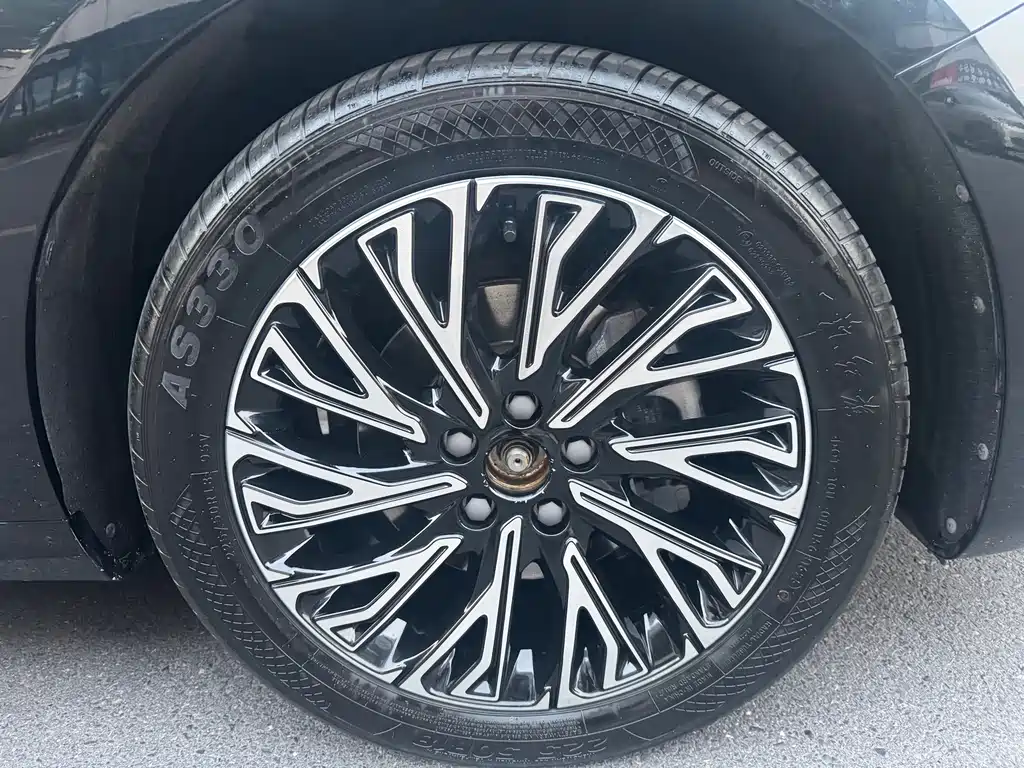 Hongqi Hongqi H5 — миниатюра 19