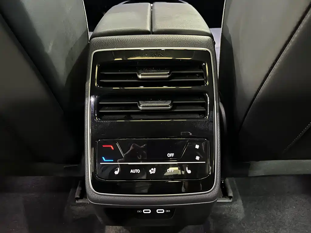 VOLKSWAGEN ID.7 VIZZION