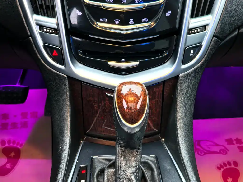 Cadillac SRX — миниатюра 14