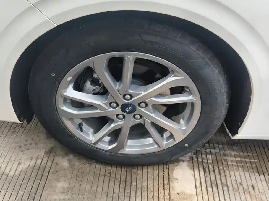 Ford Mondeo — миниатюра 6
