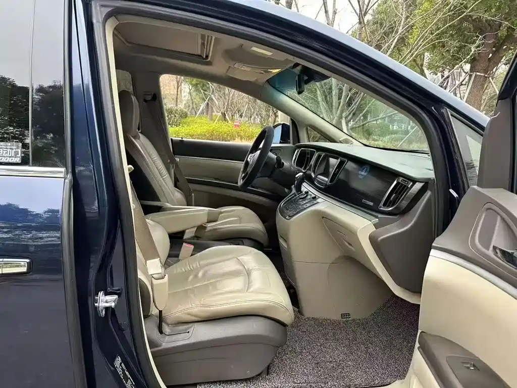 Buick GL8 — миниатюра 9