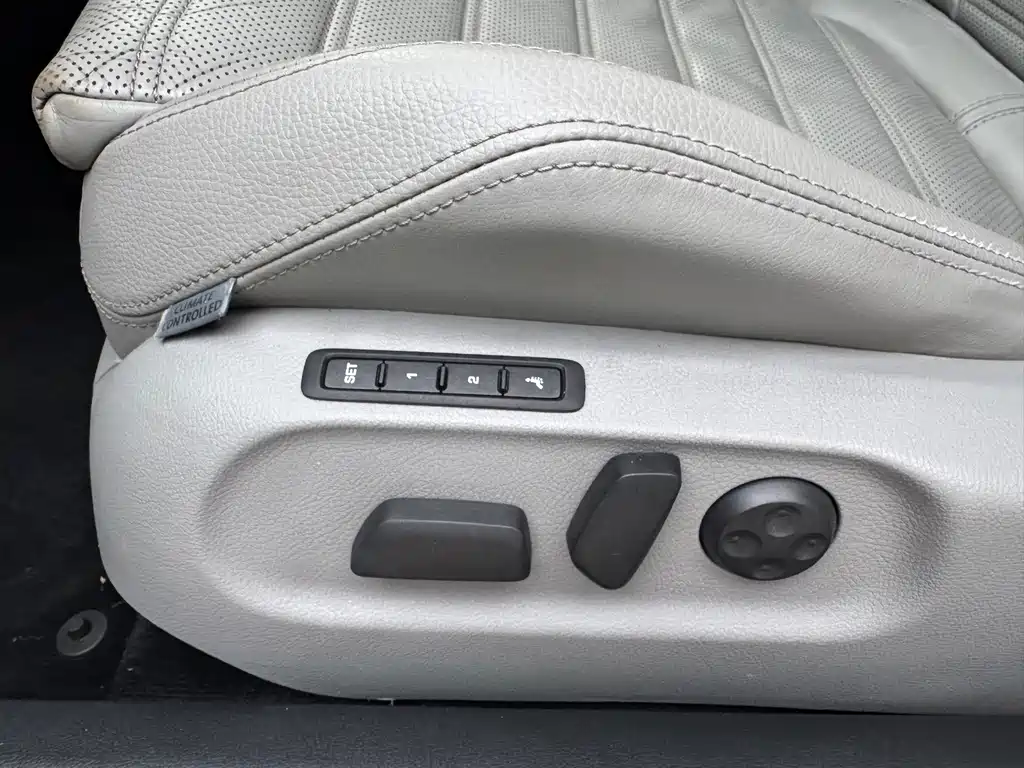 Volkswagen Magotan (Import) — миниатюра 9