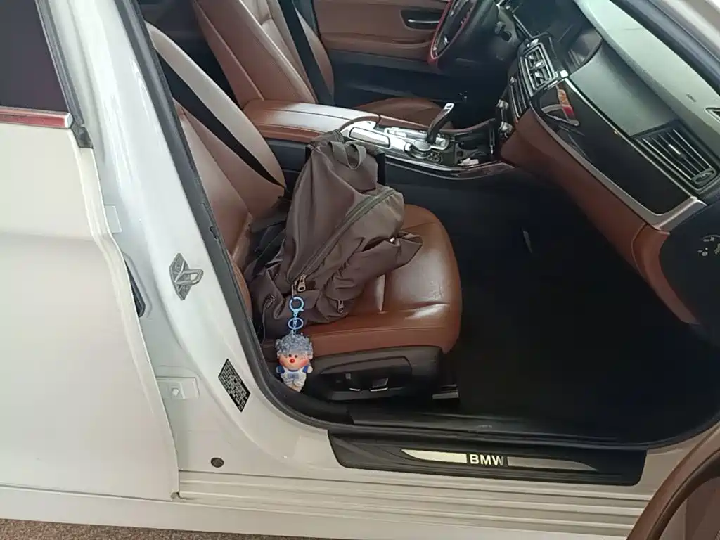 BMW 5 Series — миниатюра 25