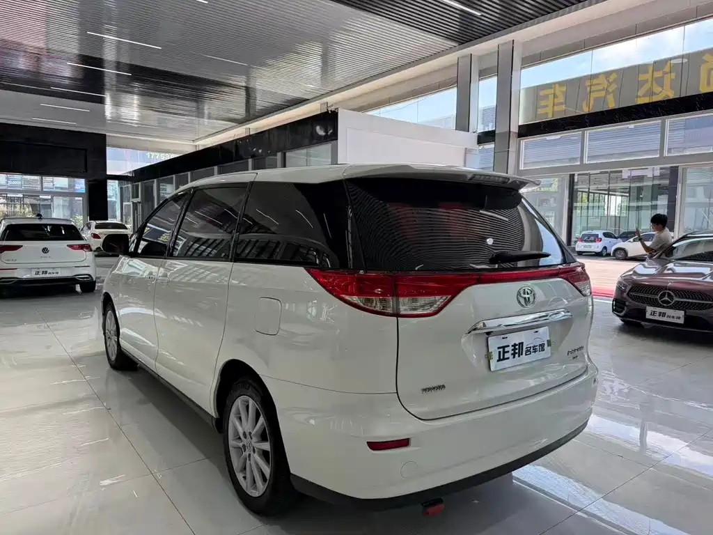 Toyota Previa — миниатюра 4