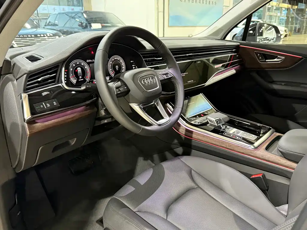 Audi Q7 — миниатюра 5