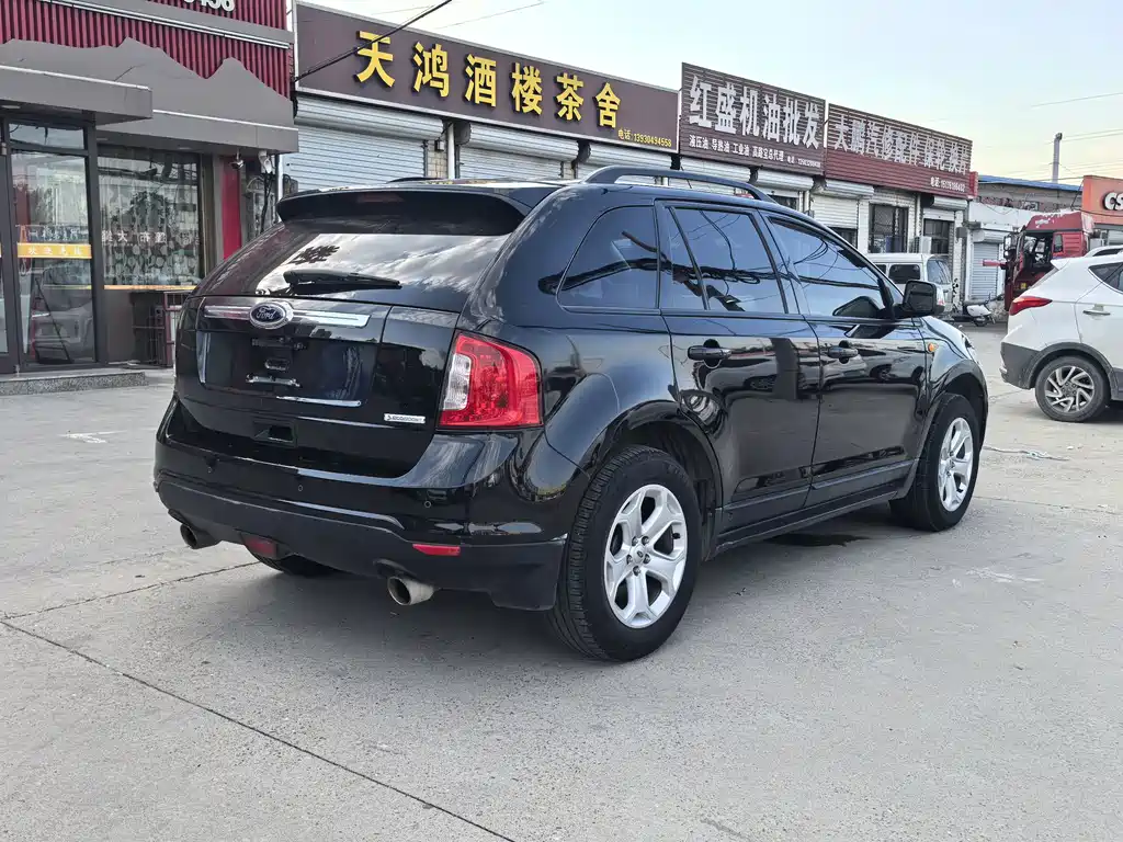 Ford Edge (Import) — миниатюра 4