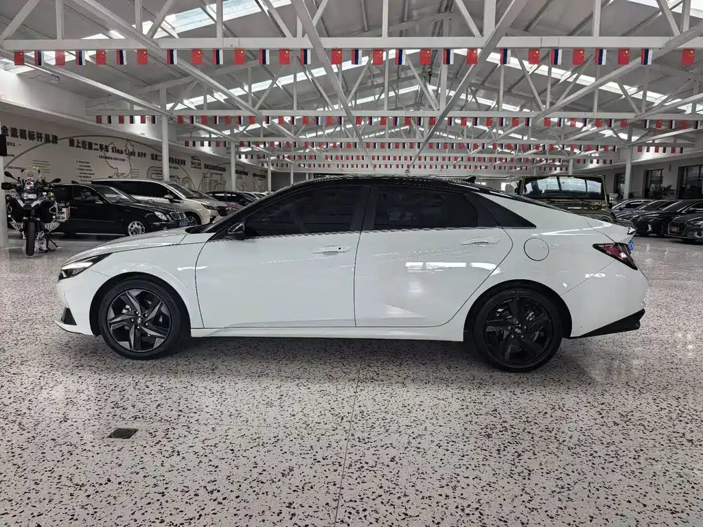 Hyundai Elantra — миниатюра 4