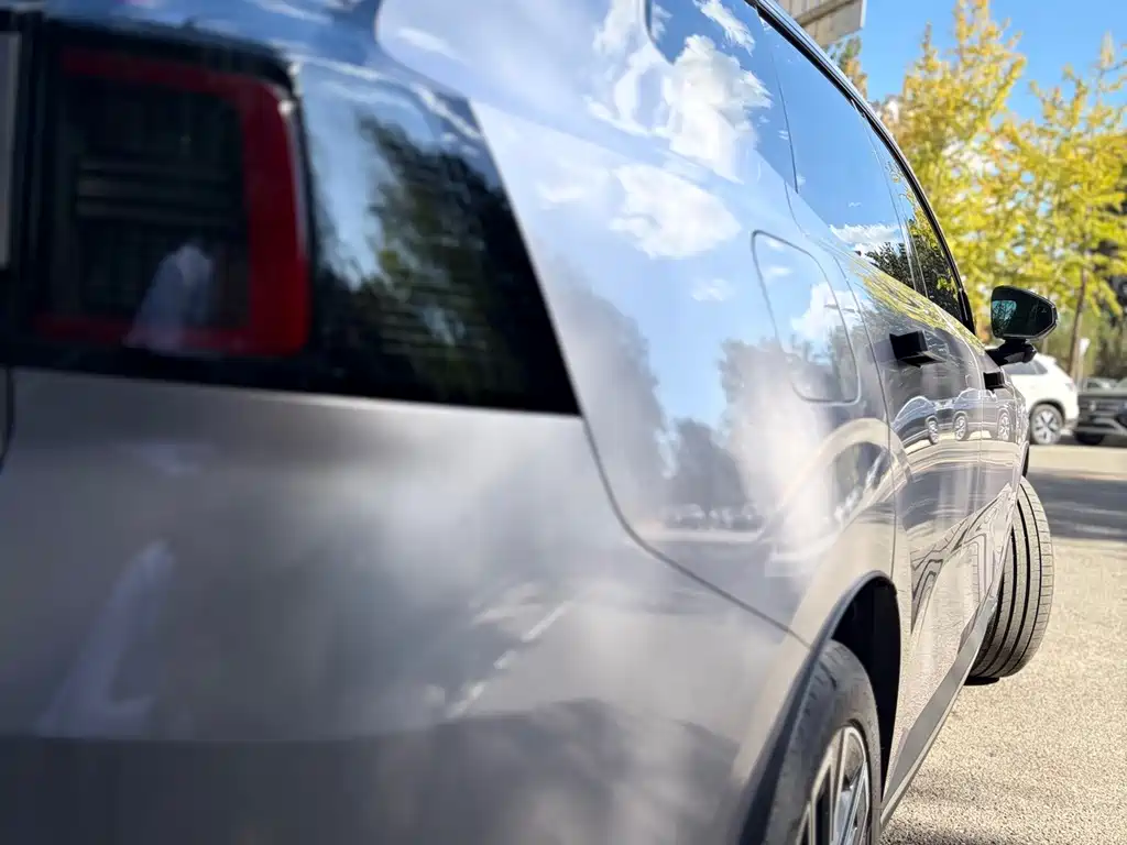 Volvo XC70 PHEV — миниатюра 12