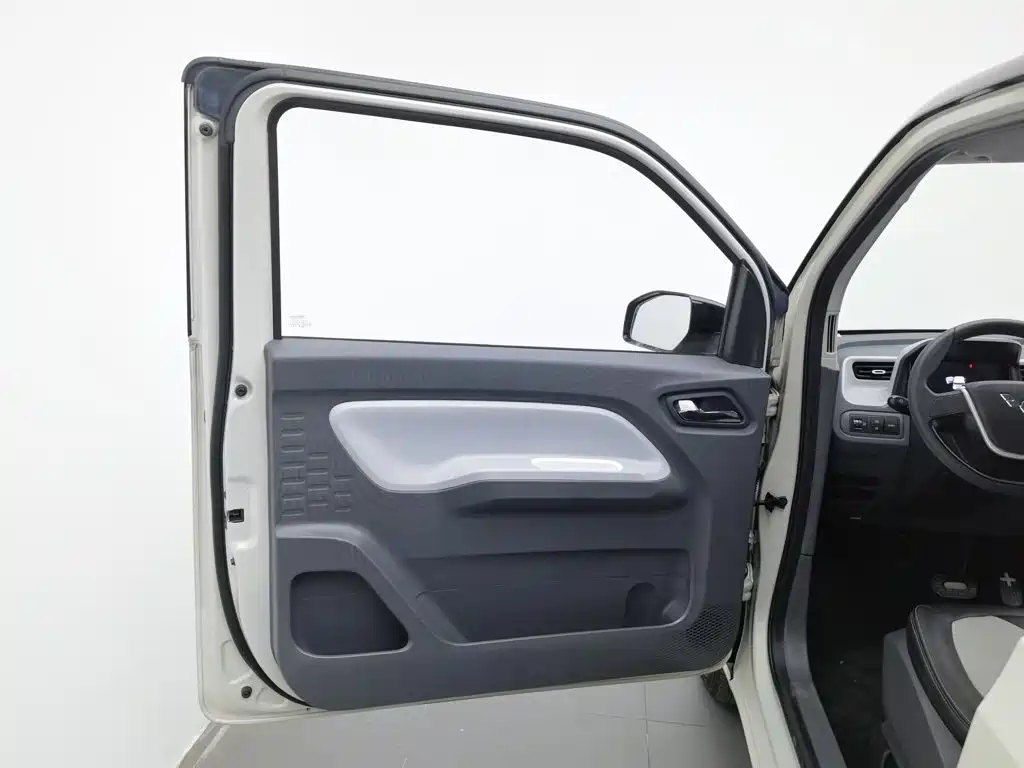 Wuling MINIEV — миниатюра 8