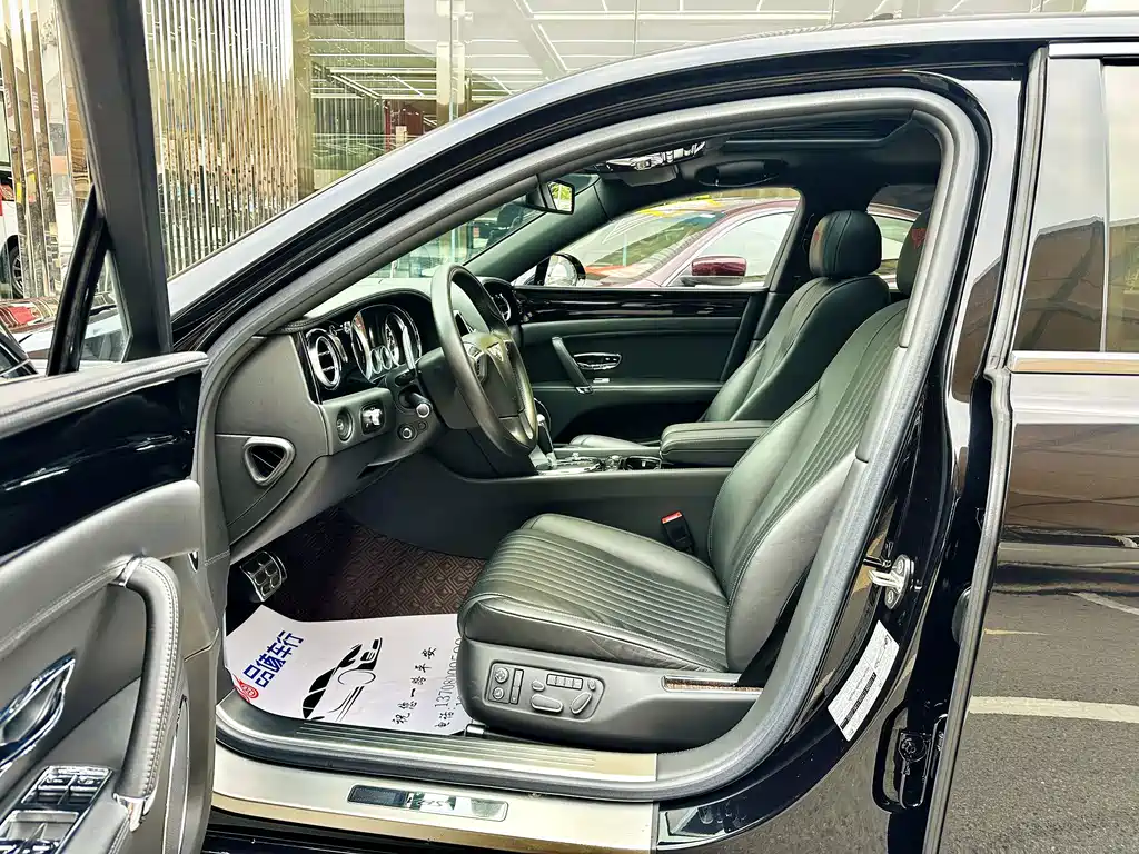Bentley Flying Spur — миниатюра 5