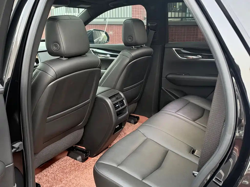 Cadillac XT5 — миниатюра 13