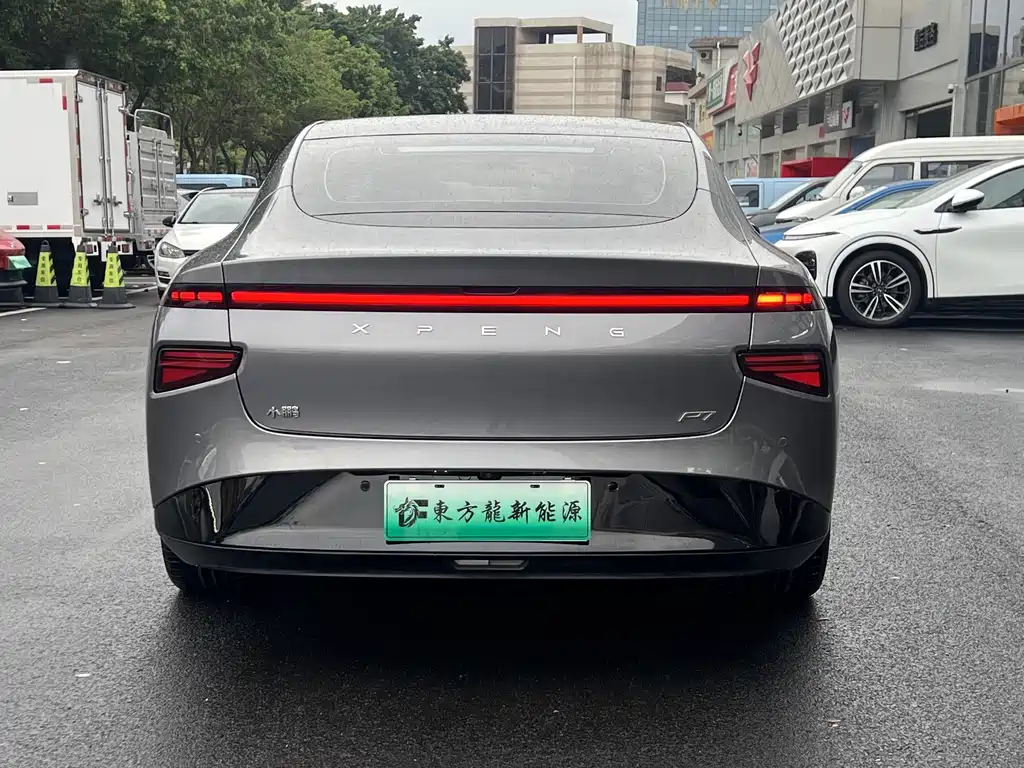 XPeng P7 — миниатюра 10