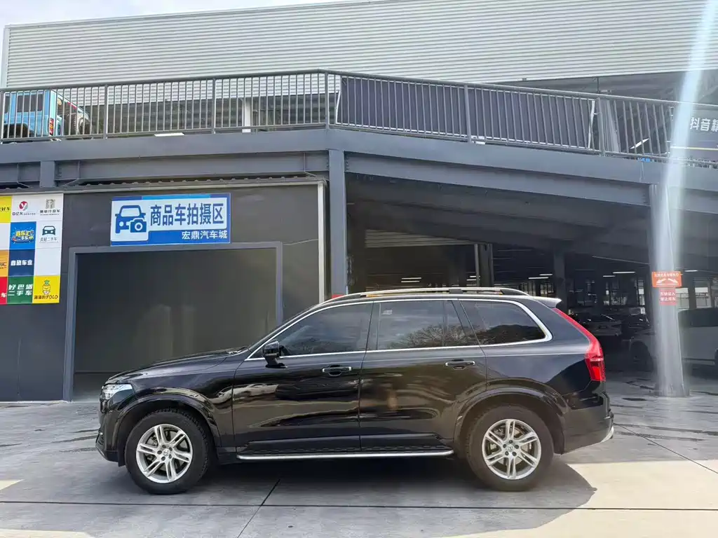 Volvo XC90 2015 T6 7 мест