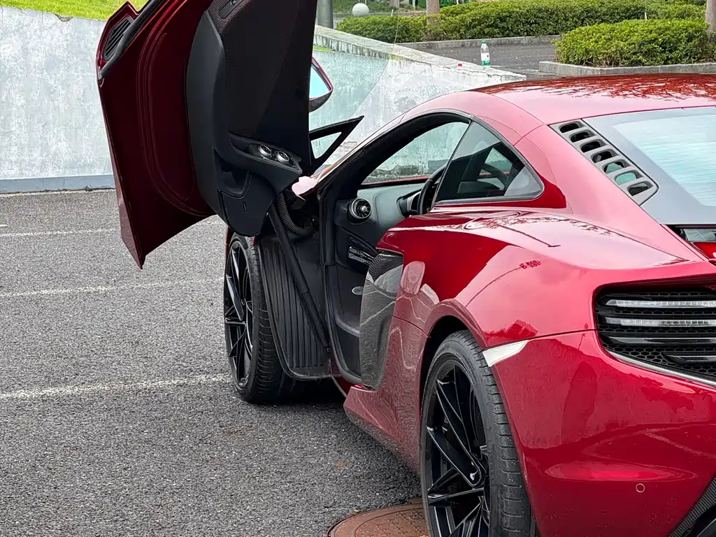McLaren 12C — миниатюра 8