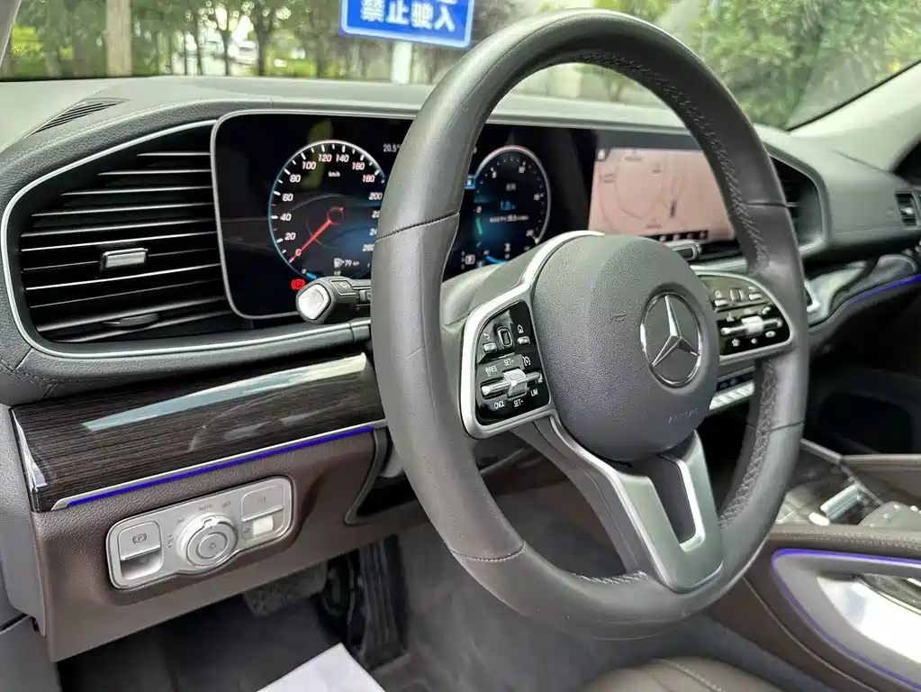 Mercedes-Benz GLE (Import) — миниатюра 24