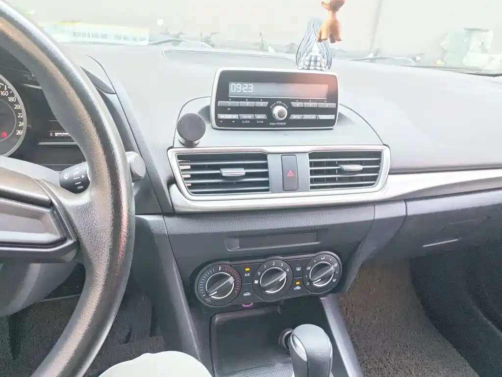 Mazda 3 Axela — миниатюра 9