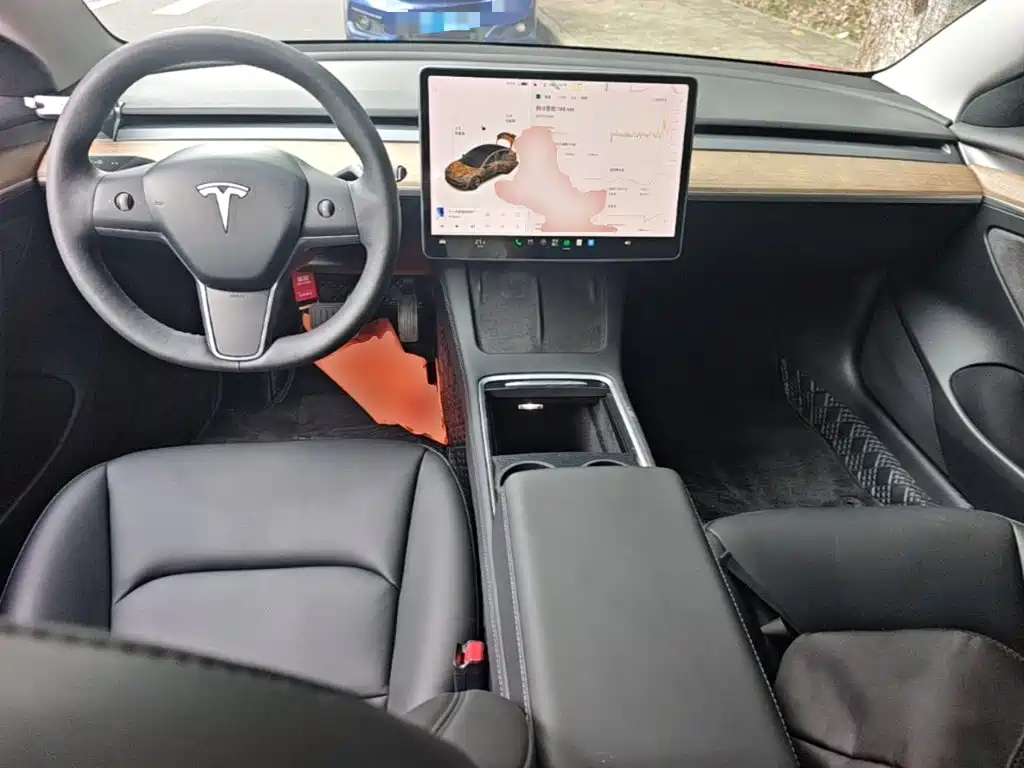 Tesla Model 3 — миниатюра 10