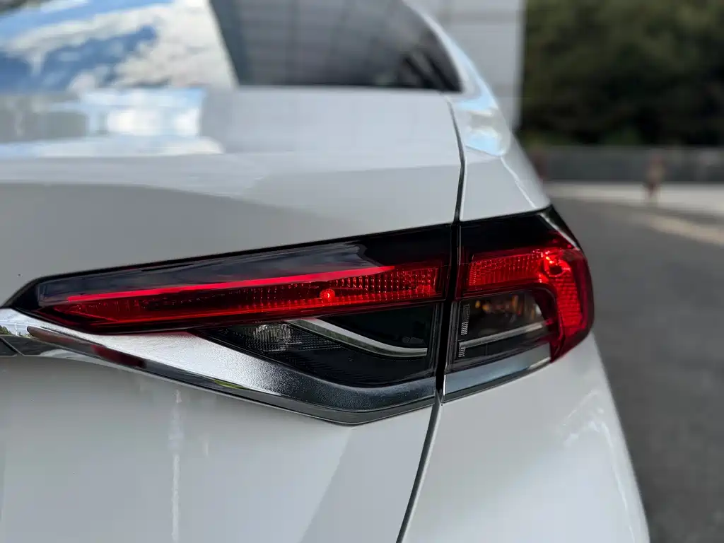 Toyota Corolla — миниатюра 15