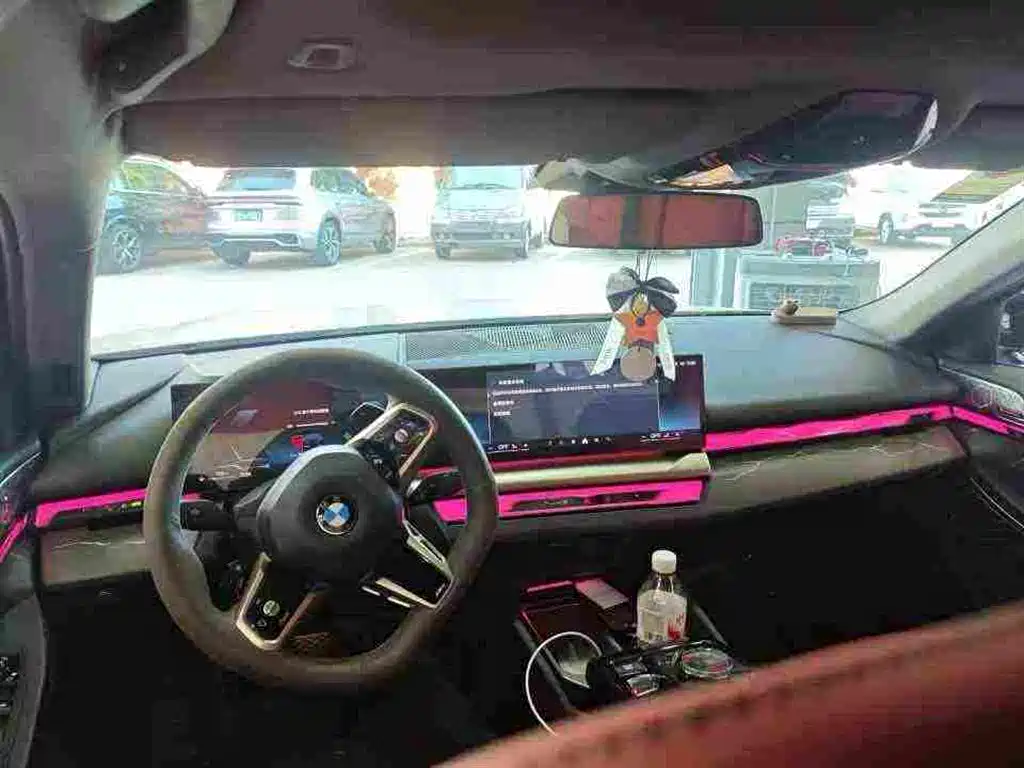 BMW 5 Series — миниатюра 3