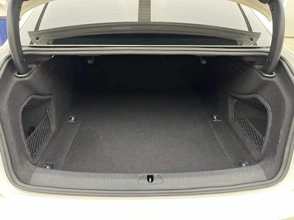 Audi A4L — миниатюра 6