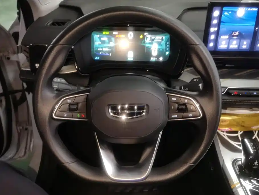 Geely L HiP — миниатюра 15